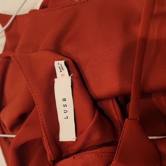 🏈Palazzo pantsuit by Lush in great condition! Halter style top, wide leg bottom - Picture 6 of 9